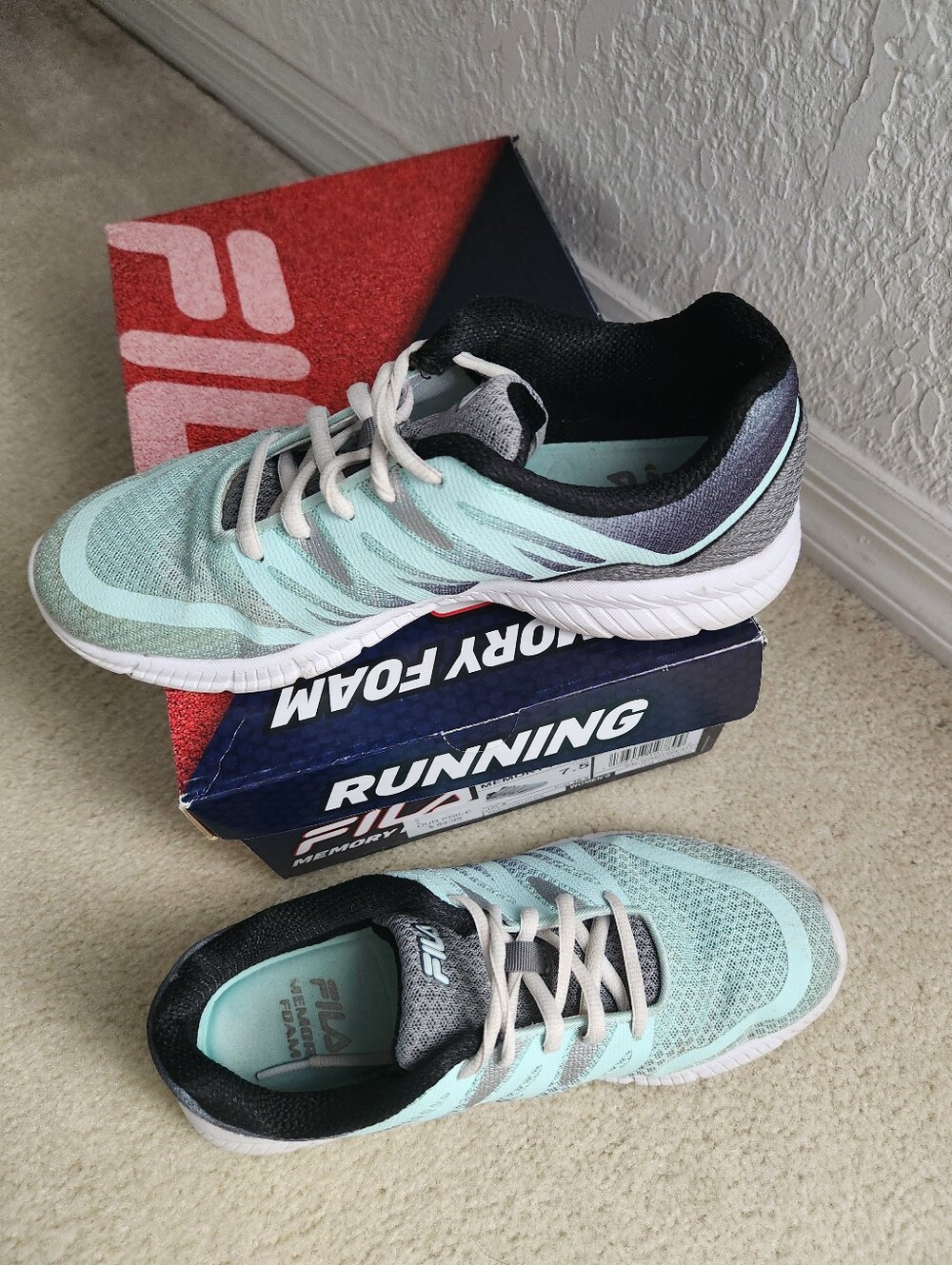 Womens FILA Memory Fantom 5 Running Shoe size 7.5M Mint Green Gray 796-0Athletic